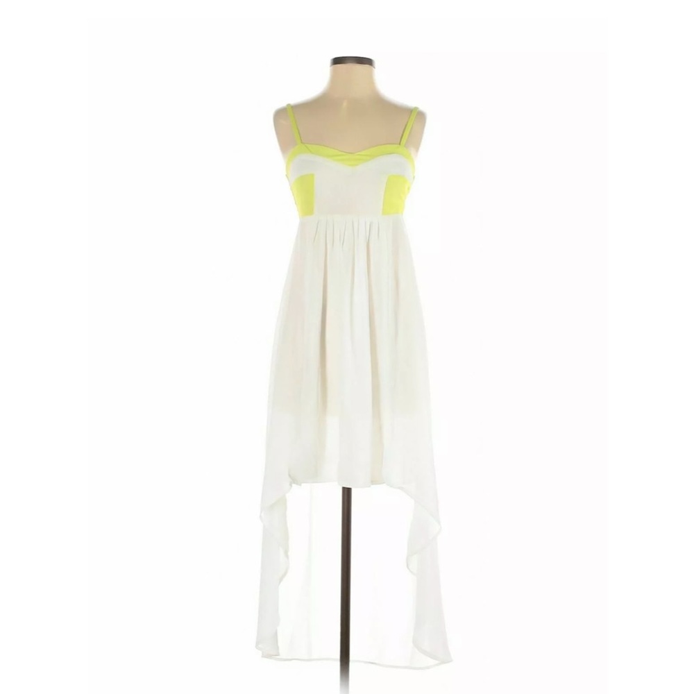 Millau Women White Casual Dress S $95